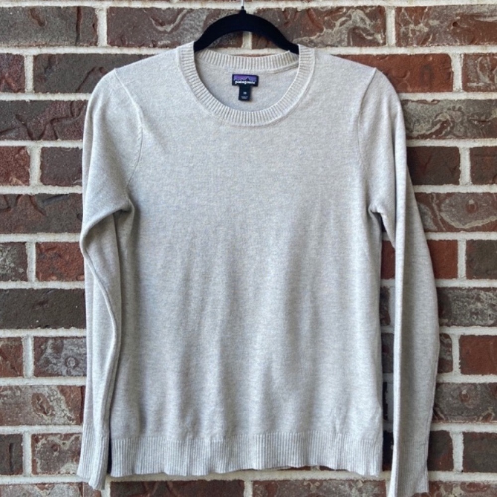 Patagonia beige Crew Neck Sweater Soft Knit Versatile